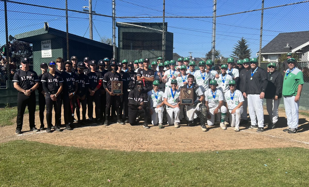5WideLetItFly's tweet photo. Two teams battled for 7 innings in the CIF Div III NorCal Regional Championship. When the game was finished both teams showed great respect for each other and took combined group photo. This is what “Pursuing Victory With Honor” looks like. #StBernards #AlphaCharter @CIFState https://t.co/iDkiBNZX1S