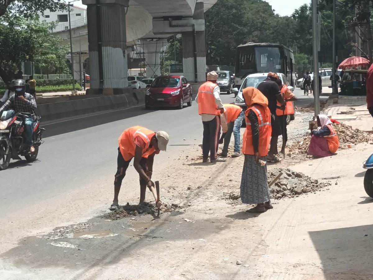 MTF_Mobility's tweet photo. HT Cables laying in ITPL Main Road and EPIP areas have been completed by L&amp;T under the supervision of BMRCL Traction Team. Road asphalting work has commenced

#bettercommute 

#cleanstreetchallenge75K 

@ArvindLBJP @manoharGABJP @JCREDDYPK @Clementcjayakum https://t.co/VfBpZvmzOU