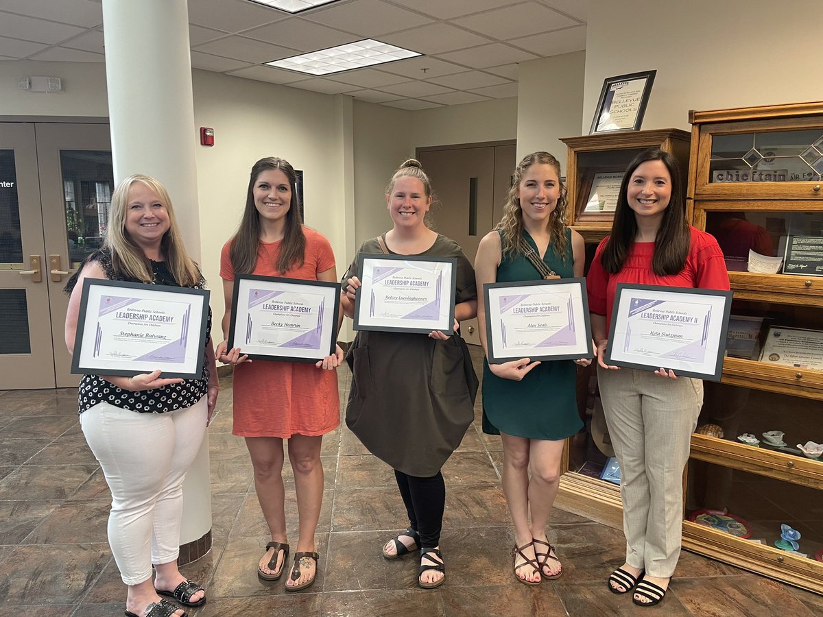 SealsMrs's tweet photo. “Great leaders inspire greatness in others.” So inspired by these ladies! Congrats on finishing Leadership Academy! #BPSlead #bpsne #Teambps #Betztastic #LifelongLearners https://t.co/jqfeWXtnLq