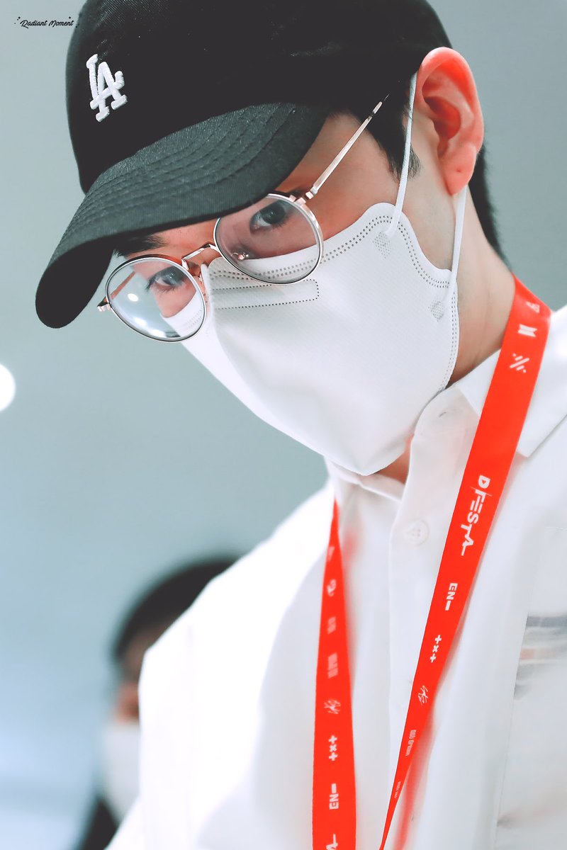 220604 진지함 (뉴이스트가 뉴이스트 보는중) #아론 #Aaron