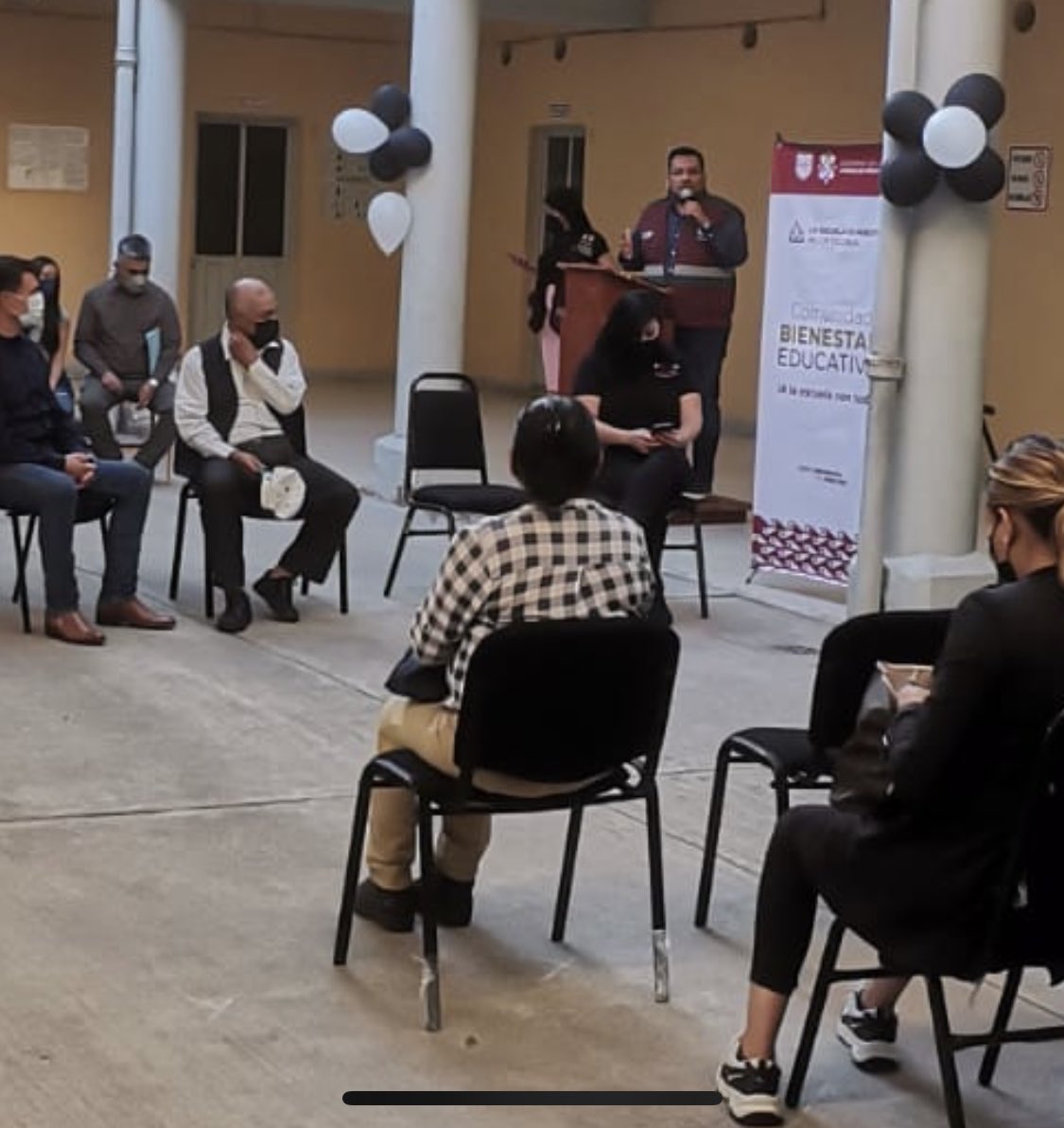 migvalles's tweet photo. Por qué la educación pública debe de ser la mejor educación que se imparta en la ciudad, estuvimos en la Secundaria nocturna Trabajadores del Cooperativismo, en donde tendrán punto de acceso a wifi y llegaremos a 33,392 #LaCiudadLoTieneTodo @esthela_damian @DIFCDMX @Claudiashein https://t.co/QMPatWpFiO