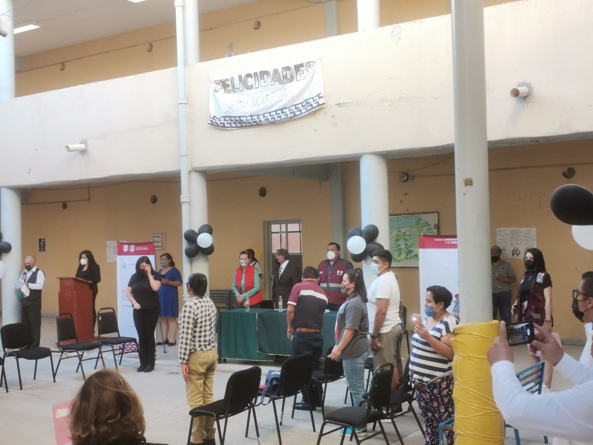 migvalles's tweet photo. Por qué la educación pública debe de ser la mejor educación que se imparta en la ciudad, estuvimos en la Secundaria nocturna Trabajadores del Cooperativismo, en donde tendrán punto de acceso a wifi y llegaremos a 33,392 #LaCiudadLoTieneTodo @esthela_damian @DIFCDMX @Claudiashein https://t.co/QMPatWpFiO