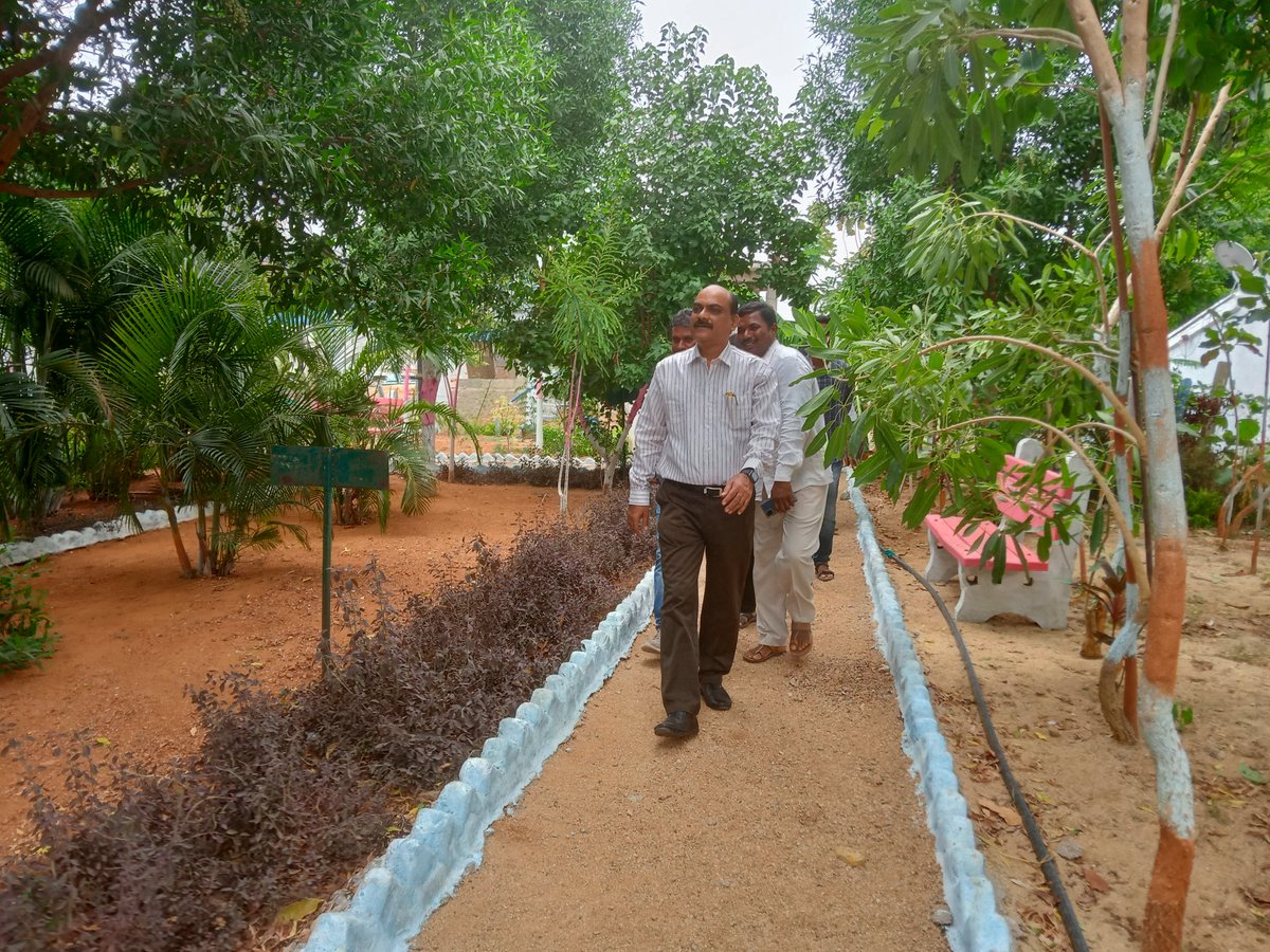 RavulapallyG's tweet photo. Additional Collector Revenue sir visit Ravulapally Park Bhoothpur mandal Mahabubnagar. https://t.co/QIvRORKyHF