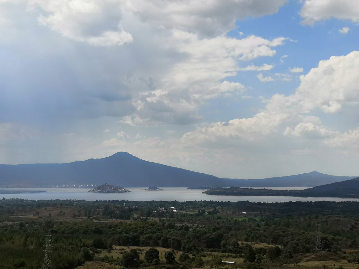 ldeborahl's tweet photo. El lago de Pátzcuaro hoy... https://t.co/1q79T6de0d