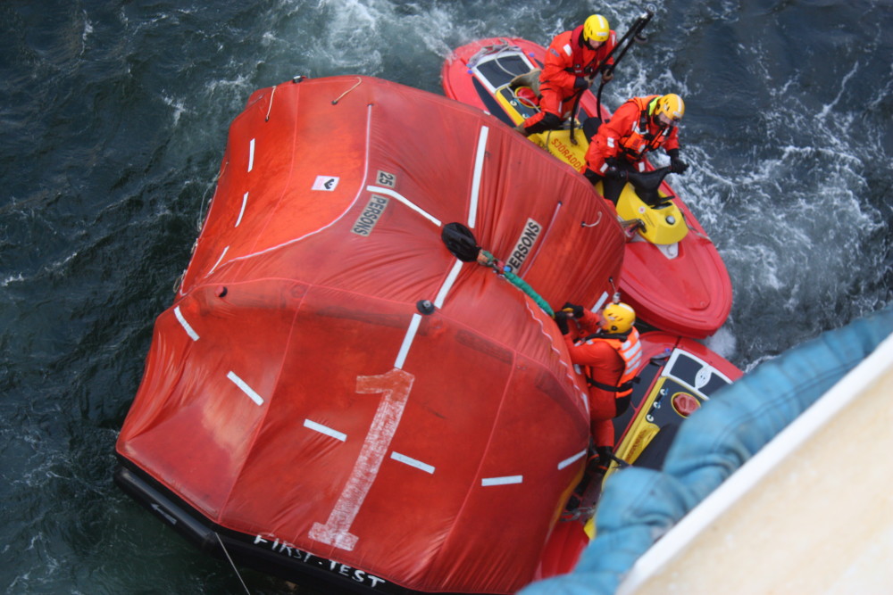 Sjöräddningssällskapet värd för internationell massräddningskonferens 12-14 juni i Göteborg. Världens sjöräddare övar tillsammans för att vara beredda om det värsta sker. 100 delegater från tjugo länder deltar i övningen.  mynewsdesk.com/se/sjoeraeddni…