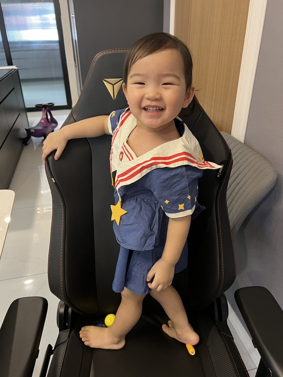 MeilingWong15's tweet image. Sturdy Bom pi pi #secretlabchair