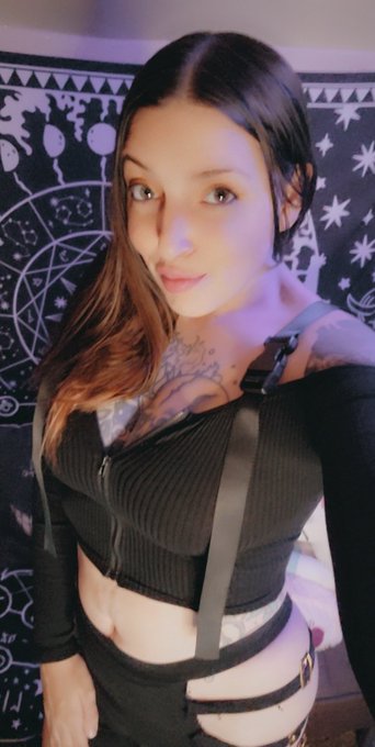 Going live on https://t.co/IVEARx19Rh https://t.co/GHGg6SuIvN