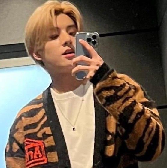 good morning, i forget to greet my tl so yeah 😅