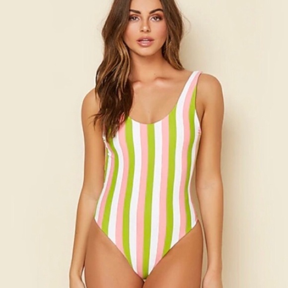 pnutbuttrnjille's tweet photo. So good I had to share! Check out all the items I'm loving on @Poshmarkapp #poshmark #fashion #style #shopmycloset #roxy #acaciaswimwear: https://t.co/k2bKvdDph3 https://t.co/Fktd0sb26e