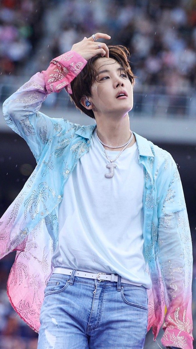 ZulaydelvalleR7's tweet photo. Jung Hoseok 

I vote for #MTVLAKPOPBTS #MTVLAHITMYUNIVERSE at this year's #PremiosMTVMIAW @BTS_twt https://t.co/HRkC5agdkA