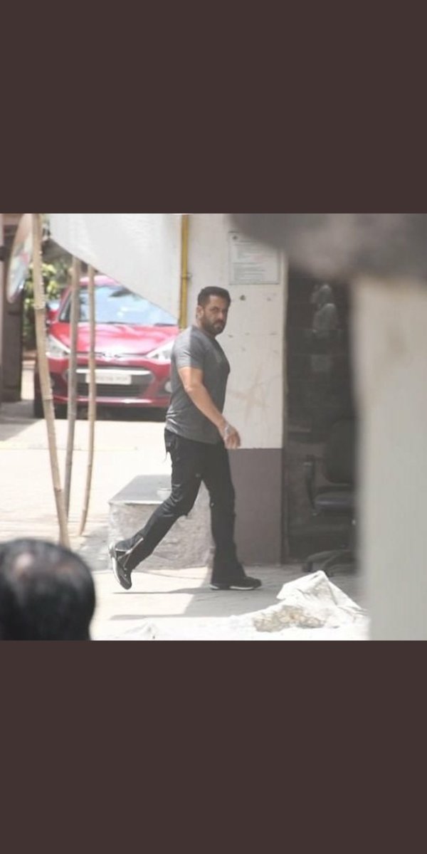 nikhill_03's tweet photo. Fearless tiger #Tiger3
He is a great person
#SalmanKhan https://t.co/dRdwqdYXAz