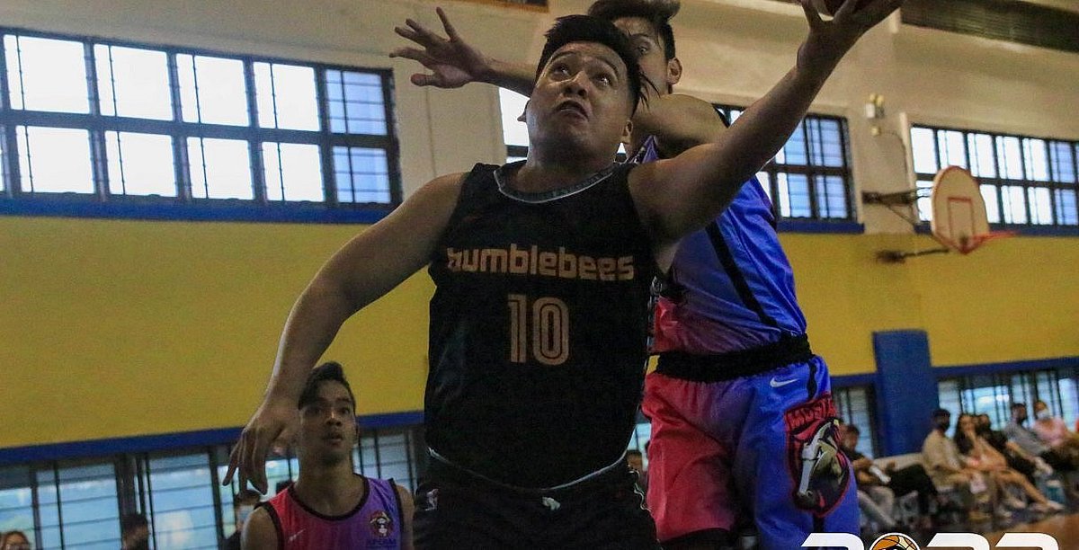 apcraabball's tweet photo. Team Bumblebees got off their title defense to a good start as they won with a resounding victory against Mustangs, 87-65 on Saturday, June 4, at the APC Gymnasium.

STORY: https://t.co/81M7lYfuFt https://t.co/ZD5k2Jz2bc