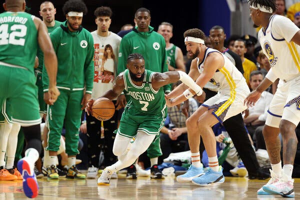 sin_throwdown's tweet photo. As the #NBAFinals get rolling, what does the #NBADraft have for us? We take a closer look in this week's episode! 
#NBA #NBA75 #NBATwitter
https://t.co/w7gihWhOgV https://t.co/I65Zis4eQj