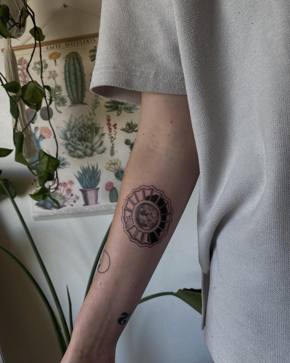 Roni James tweet media