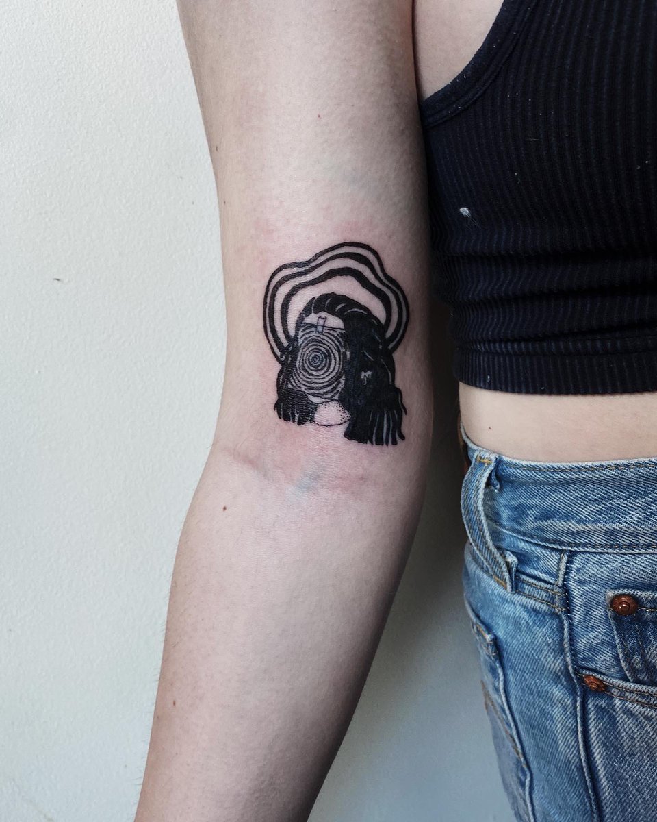 Roni James tweet media