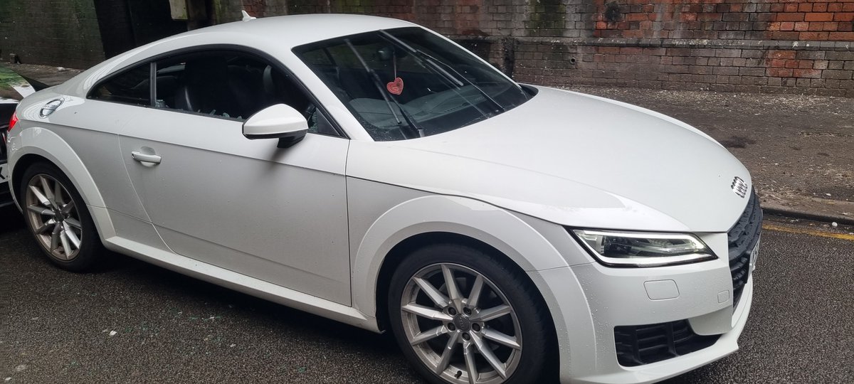 staffsresponse's tweet photo. An outstanding team effort by our officers from #Shift5ARV, #Shift5Dogs, #Shift5North & Newcastle NPT.
They have boxed in a stolen vehicle on Stoke Road, Shelton.
Which was recently stolen in a burglary. One adult male has been arrested for burglary and TOMV. #Oplightning https://t.co/q95LrAbIr8