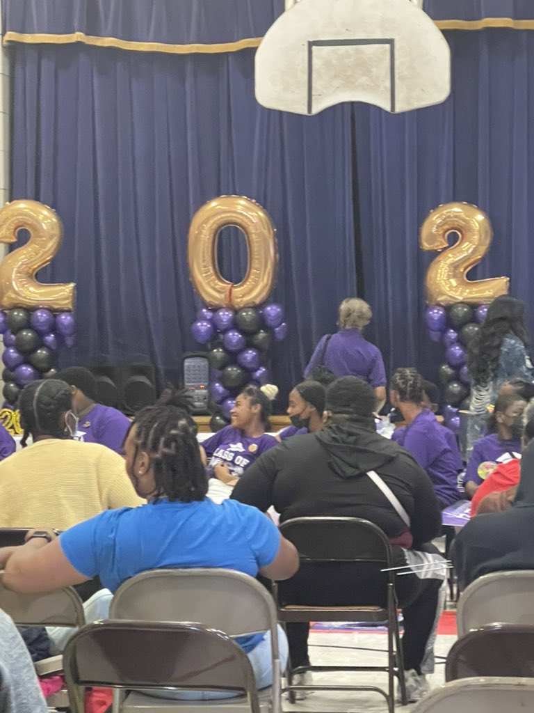 Beautiful ribbon pinning today for the Class of 2022! Thank you to our parents who were all present to support our beautiful graduates! ❤️