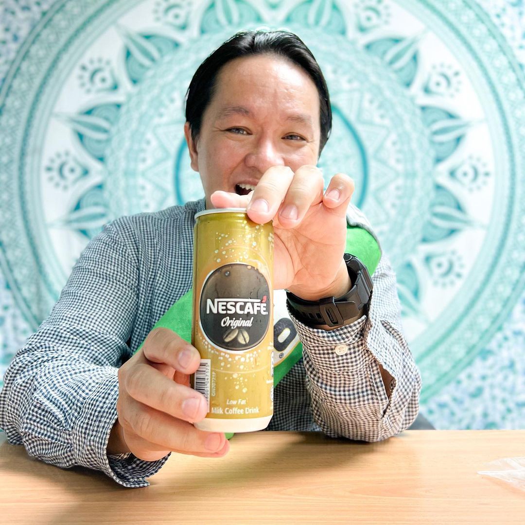SantaiSini's tweet image. kopi tersedap yang menjadi pujaan sis sampai sekarang😍  ada tak yang sama macam sis heheeh 🙋‍♀️ 

Kredit Rawlins  

#SantaiSini #nescafe #nescafeoriginal #coffee #kopi #coffeeaddict #coffeelover