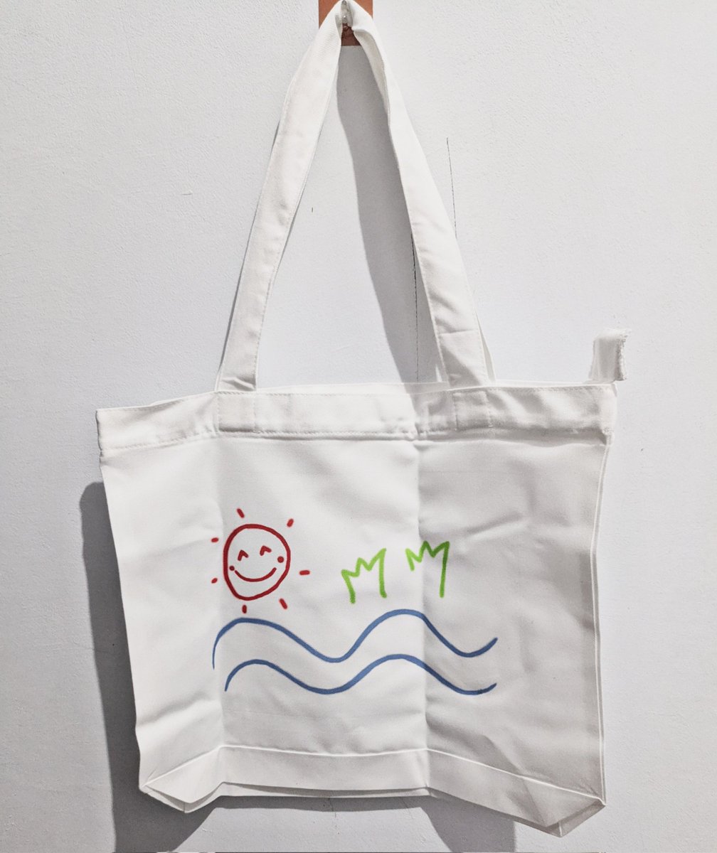 yoopieces's tweet photo. Hi, *malu* aku open PO totebag Dahyun's drawing di monotube dan dubu's smile

Untuk detail barang dan sebagainya boleh cek link berikut: https://t.co/TN6DDQJnyb

Karna aku jauh jadi aku menyarankan untuk co pas event. Take dua aku kasih diskon 👉👈 https://t.co/Br1SMqpsL0