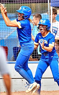 More State Softball Teams of Year.
Congrats to Otay Ranch (D2), Sutter (D3), Monterey (D4) &amp; Big Valley Christian (D5). Maybe someday we'll have state finals to decide them.
<a href="/HaroldAbend/">Harold Abend</a> <a href="/JohnJDevine/">John Devine</a> <a href="/rileywickum2022/">Riley Wickum</a> <a href="/frontrowpreps/">Front Row Preps</a> 
calhisports.com/2022/06/06/mor…