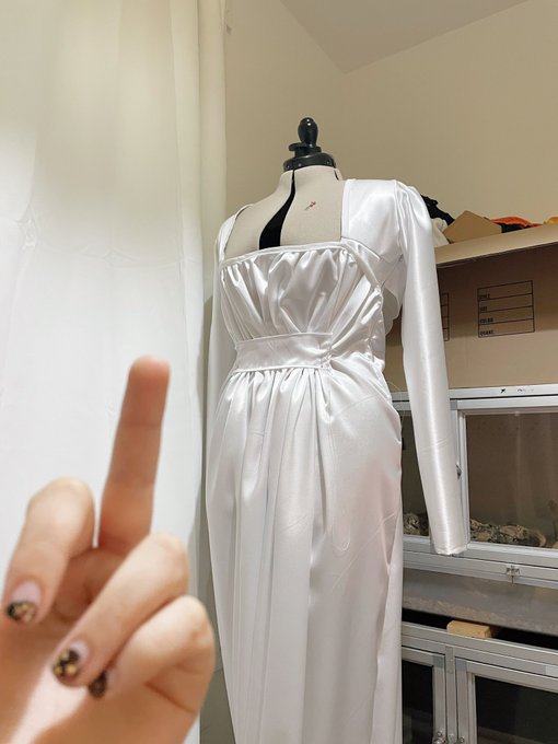 new cosplay dropping tomorrow. this is your only preview/warning. ready your holes https://t.co/iHzp<a href="/tag/apexlegends"class="tags"><span>#apexlegends</span></a><a href="/tag/algs"class="tags"><span>#algs</span></a>
