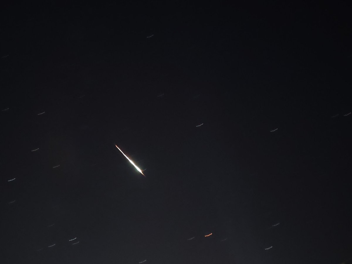 pranshulism's tweet photo. No this was not the first time I saw a shooting star. The fist time I got it in frame
#shootingstar #meteorite #Cosmos #space #Stars #astronomy #Astrophotography https://t.co/U9HGu6A9Ui