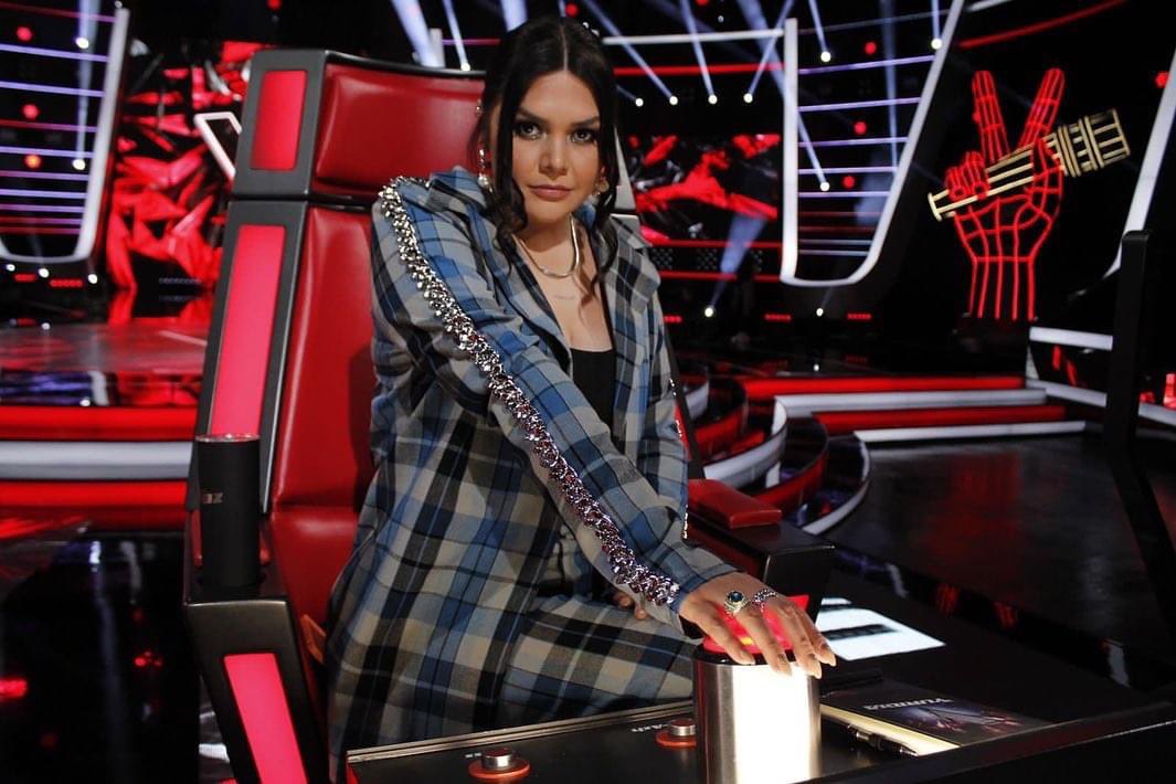 YuridiaMusic's tweet photo. #EquipoYuridia @yuritaflowers @LaVozTvAzteca https://t.co/tUaEbXsYV6