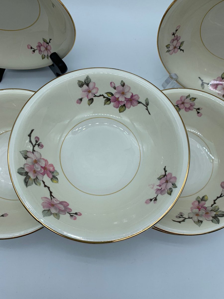 LilyDogAntiques's tweet photo. Excited to share this item from my #etsy shop: Homer Laughlin Eggshell Nautilus Apple Blossom Fruit Bowls or Dessert Bowls#appleblossombowl #homerlaughlinbowl #homereggshellbowl #homernautilusbowl #homerappleblossom #homerlaughlinapple #springtableware https://t.co/ZURXeJW76k https://t.co/vPaEqfOnUN