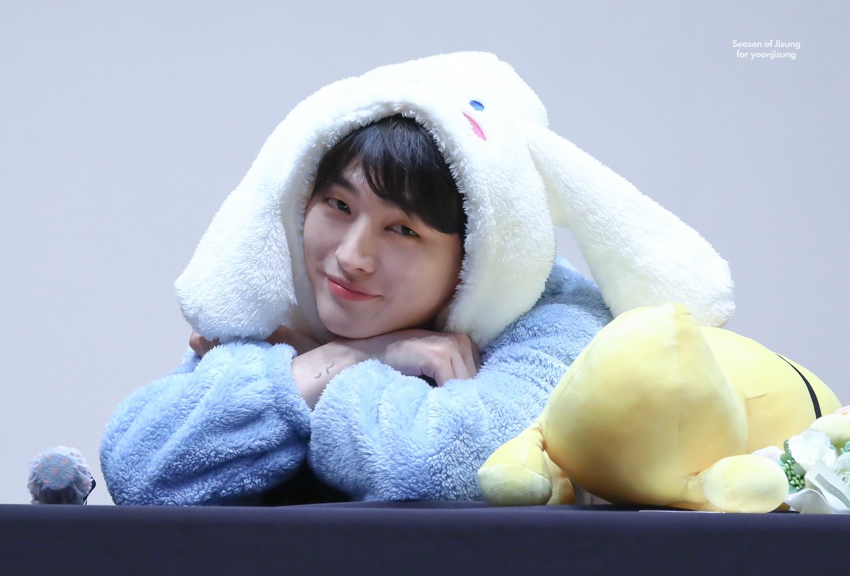 season_of_js's tweet image. 220605
귀여워,,,,💙
#윤지성 #YoonJisung