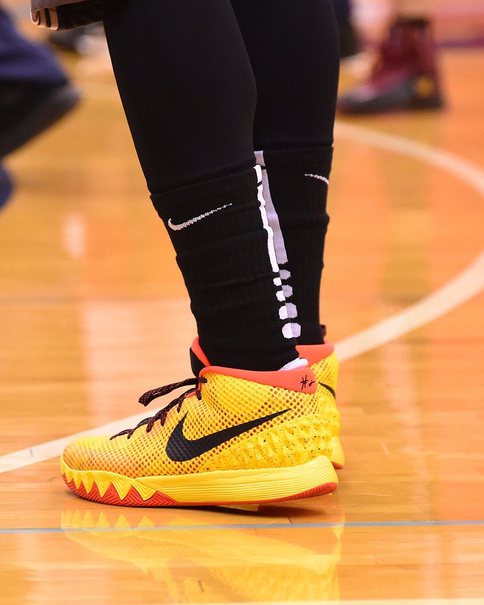 nba_kicks's tweet photo. Kyrie 1 😍
 https://t.co/g4H8Bhjp7d
