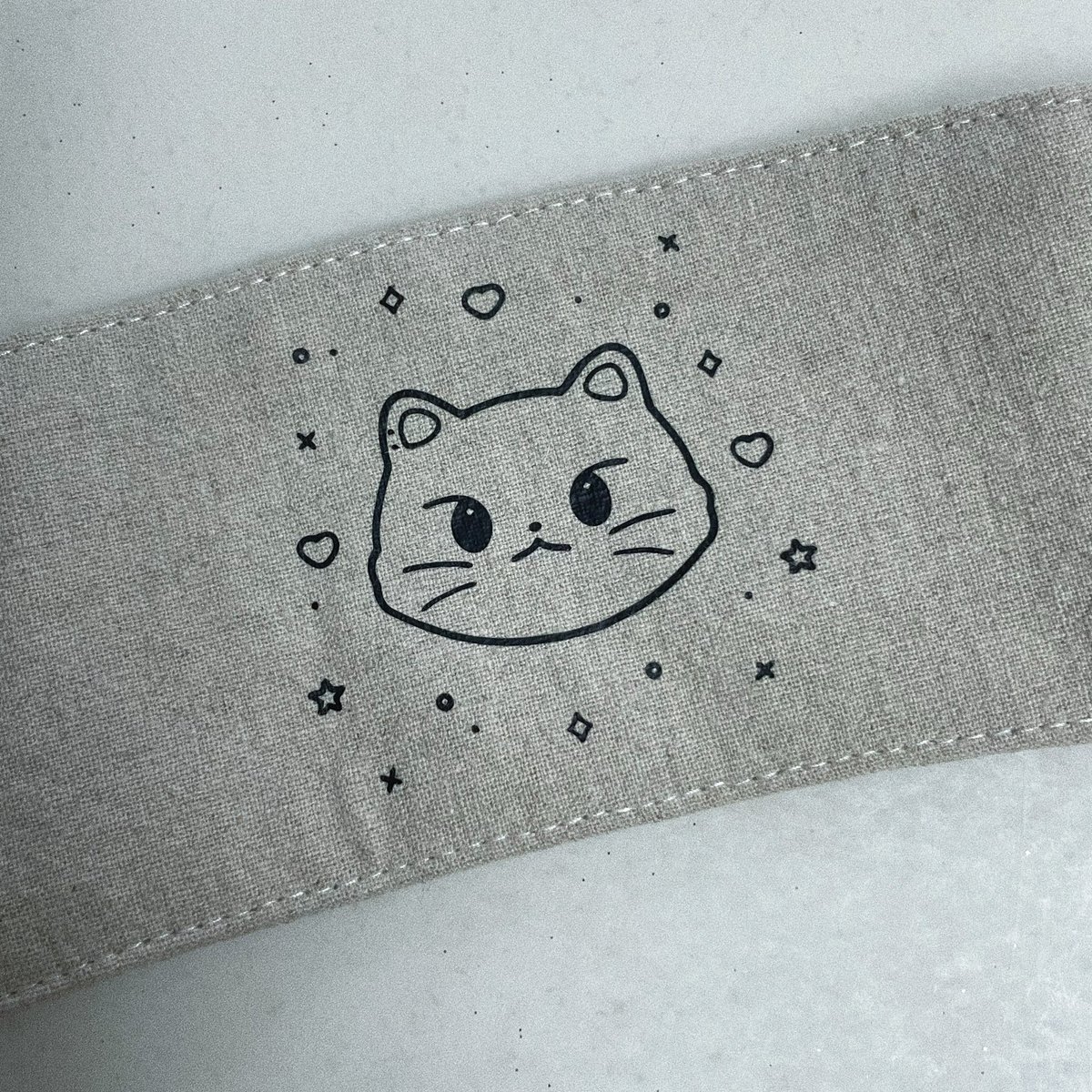 #RT 이벤트 !!!!!

알티 추첨 한 분께 고양이 영현이 패브릭 컵홀더를 드립니당 ~~

💭 비공계계정 제외/국내주소 한정

내일 당첨자 발표할게요  ᵔ◡ᵔ