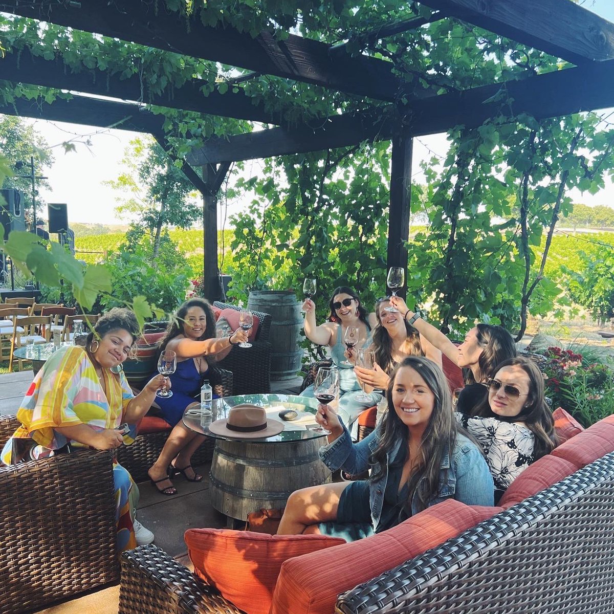 piper_rouse's tweet photo. The 30th birthday trip of our dreams ✨ https://t.co/EnMRrFJjAs