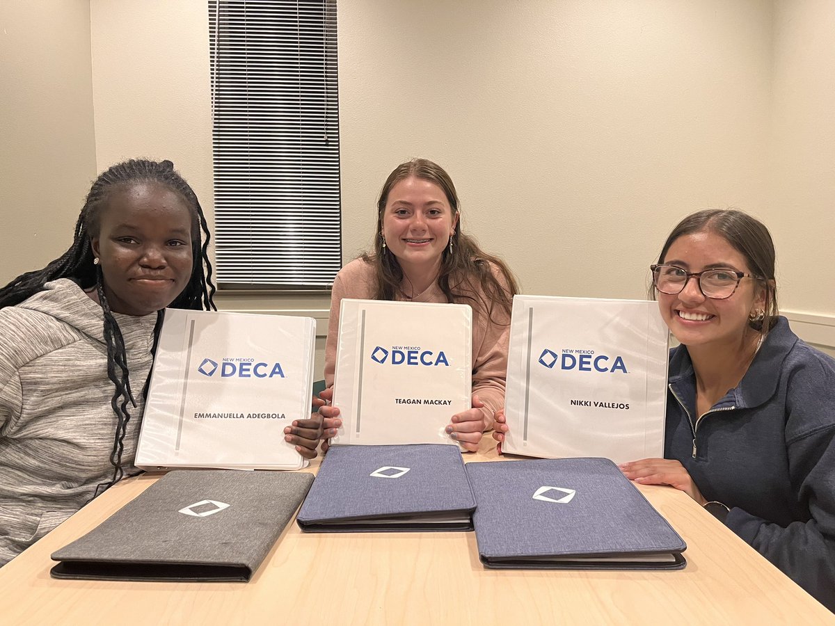 nmdecavp_cd's tweet photo. Closing out day 2 of CTSO Officer Training to get ready for this upcoming year! #IAMNMCTSO #WEARENMDECA @DECAInc @nmctso https://t.co/bAoYdE3L2B