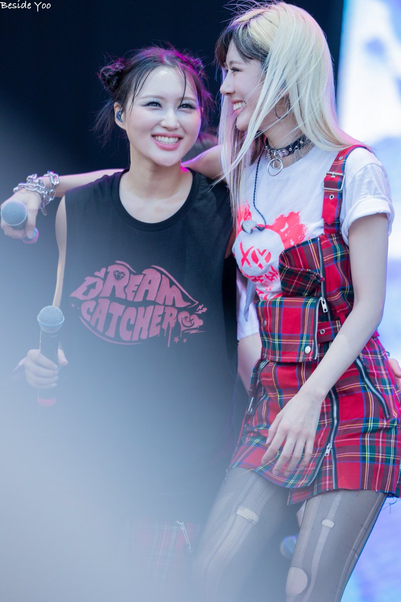 BesideYoo0107's tweet photo. 220604 Primavera Sound HQ

#유현 #Yoohyeon 
#시연 #Siyeon
#드림캐쳐 #Dreamcatcher
#PrimaveraSound #PrimaveraSound2022 #DreamcatcherAtPrimavera #DREAMCATCHERInSpain https://t.co/oOWyAdZ1Oq