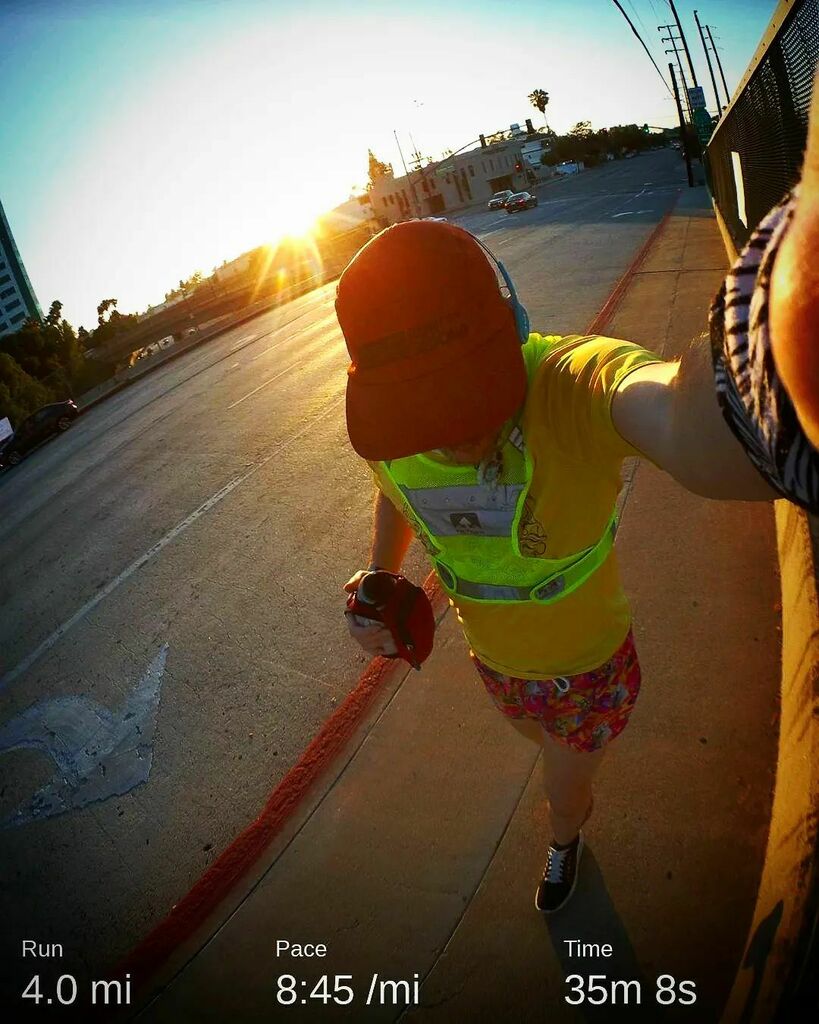 Saw my friends @ella_degenerate post up " I feel seen!" Today in her stories and it reminded me to make sure "You are Seen!"

Be Seen! 

@boarunning @ffburbanK fleetfeetencino @runnersla
#seemetrailing #myboausa #ffsburbank #FFBurbank #ffsb #socalultraru… instagr.am/p/CefSmCorJgh/