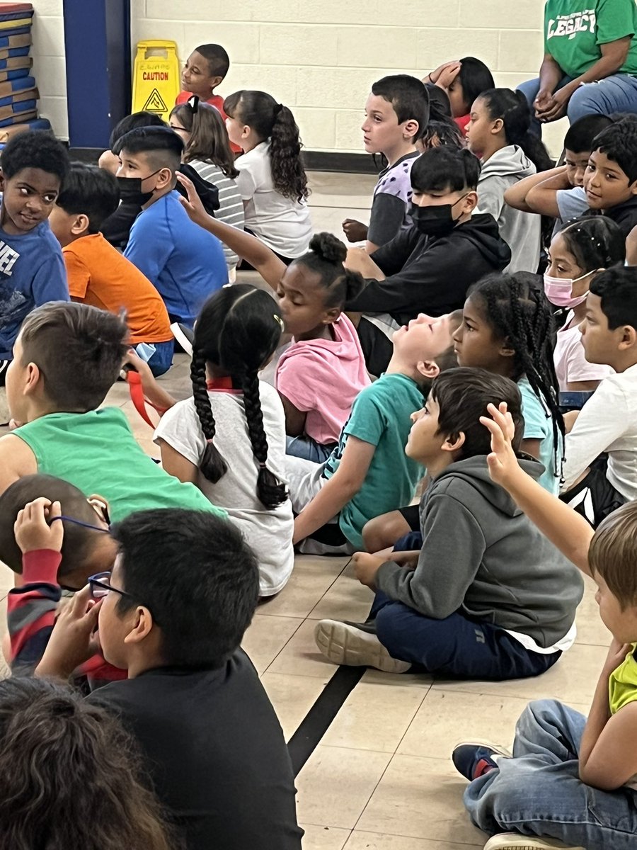 EWareKckps's tweet photo. Summer reading kick off!! @kckschools #kckpl https://t.co/vnM00BjkYu