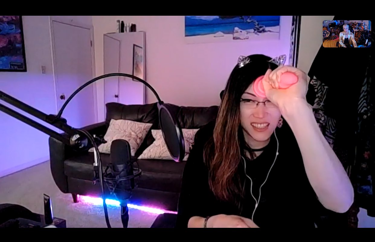 Audrey on Twitter: "My girlfriend says I give really good head 🥴 https