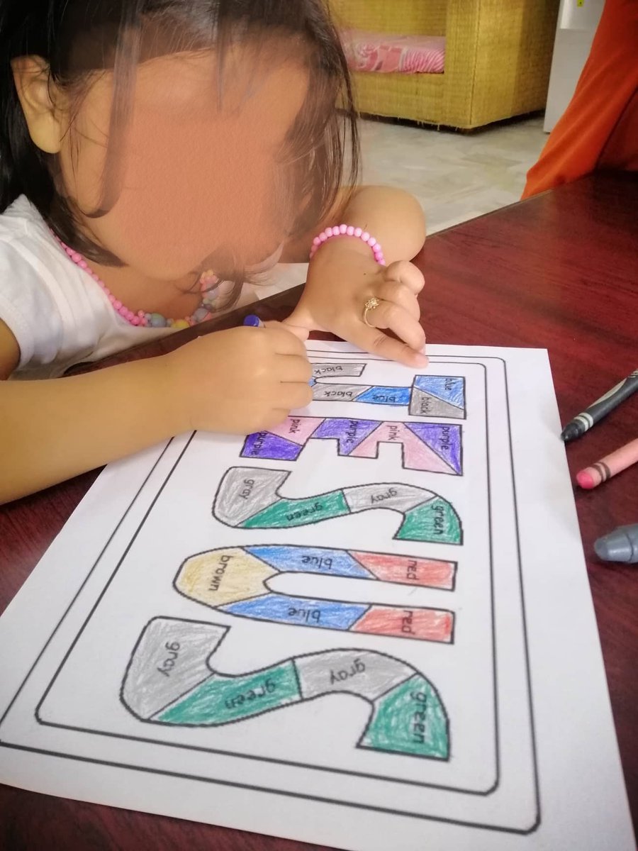 EHOPE_Cebu's tweet photo. This is one of the many activities prepared for them, here is Sam enjoying herself doing a coloring activity. 

📍Face has been blurred for their protection 

#funtime #informallearning #nochildfightsalone #hope https://t.co/MIU8O3e70b