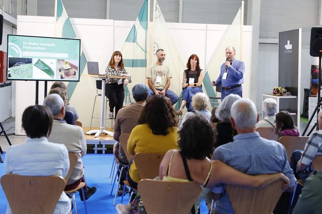VictorJBarahona's tweet photo. La #permacultura ha estado presente este fin de semana en #bioterra @FicobaFundazioa con lacasaintegral, @PCAralar , maia permaculture y mucha gente mas. Hasta la próxima! https://t.co/uyOqEmAocL