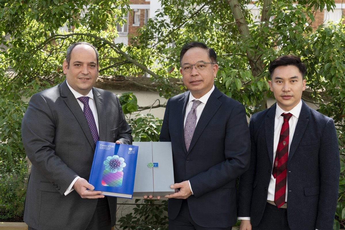 Thailand’s candidature dossier to organise a Specialised Expo in Phuket in 2028 has been submitted to the BIE. A copy of the dossier was handed to the BIE Secretary General, Dimitri S. Kerkentzes, by the Ambassador of Thailand to France, H.E. Tana Weskosith