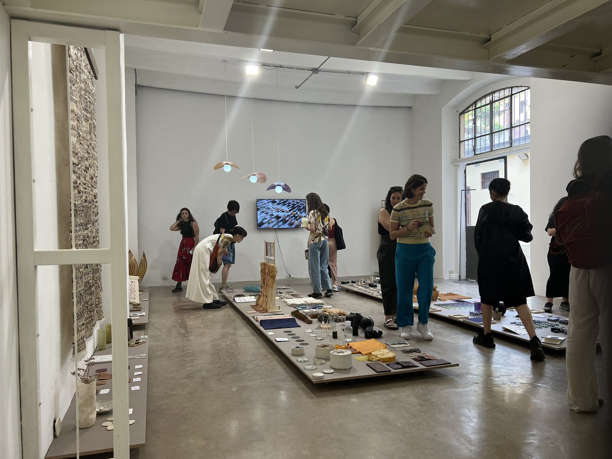yutaro_nakajima's tweet image. 展示中のIsola内で近場のMaterializedに。サスティナブルな素材についての展示。リサイクル素材を使ったプリント品や二次品も結構あった。そもそも今回の全体テーマ自体サスティナブル押しっぽい。
#MilanDesignWeek2022