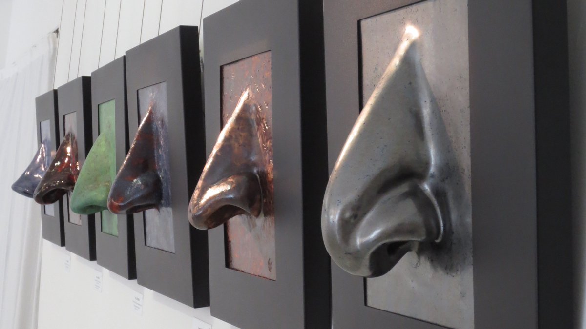 anne_millot's tweet image. La Galerie Terrain Vagh expose dès demain jusqu'au 13 juillet, des sculptures de nez inspirées de rugbymen !
Vernissage 8 juin 18-21h et 11 juin 14-19h
24 r Fossés St-Bernard Paris 5e
@BernardPierre89 @clarkinmatt @UBBrugby 
#ceramicfashion #ceramics #exhibition