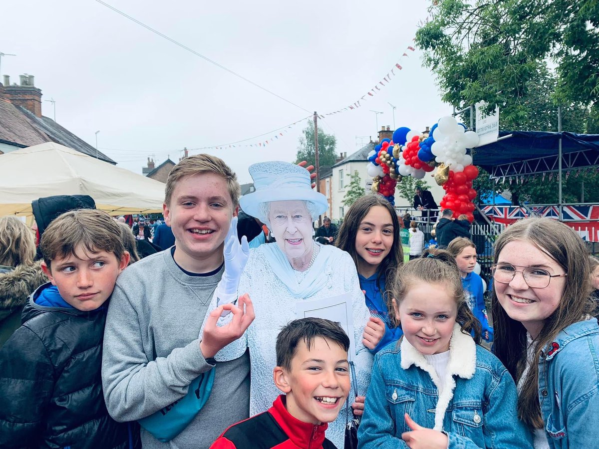 Therealgezza's tweet photo. @RoyalFamily https://t.co/sIZKmgzi1q