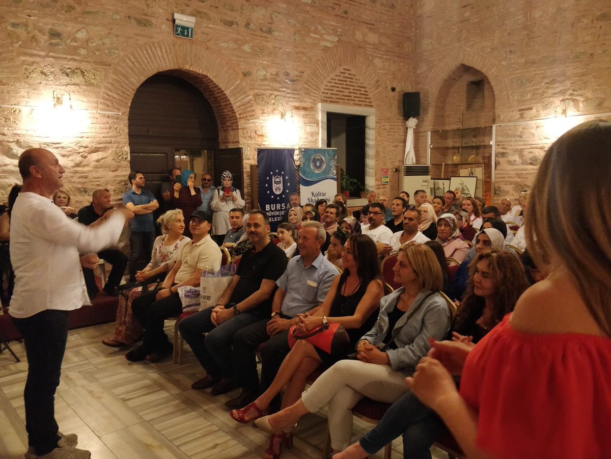 LisesiBursa's tweet photo. “Gençleşen Türküler Konseri” coşkuyla gerçekleşmiştir. Emeklerinden ötürü müzik öğretmenimiz Zeynep Başsoy ve koro öğrencilerimize teşekkür ediyor, başarılı çalışmalarının devamını diliyorum.. @serkangur_bursa @GurhanCokgezer @bursailmem16 @BursaValiligi @Osmangazi_MEM @meb_ogm https://t.co/fNA0OJZGlb