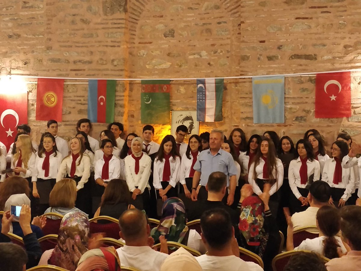 LisesiBursa's tweet photo. Payitaht / Kurucu Başkent Bursa’nın eğitimde olduğu kadar kültür ve sanatta da 139 yıllık köklü geleneğine sahip okulumuz Bursa Erkek Lisesi ve Büyükşehir Belediyesi Kültür Akademisi işbirliğinde gerçekleştirdiğimiz Bursa Erkek Lisesi Türk Halk Müziği toplulumuzun... https://t.co/Vu838zRnTK
