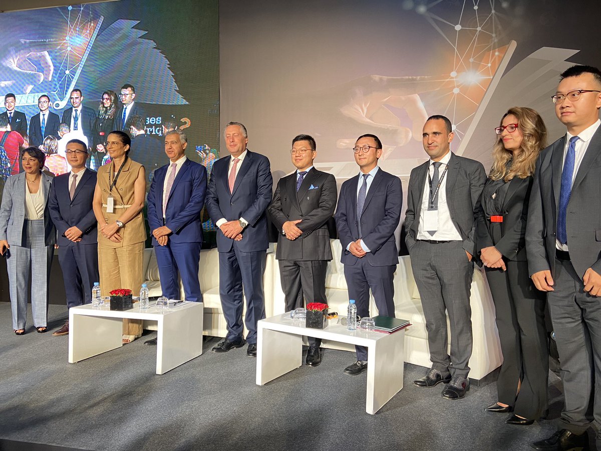 Signature d’une double convention entre Orange Maroc et <a href="/HuaweiNA/">Huawei Northern Africa</a> autour de la formation sur les métiers de l’ICT et de l’innovation pour les entreprises.
#transformationdigitale #Orange