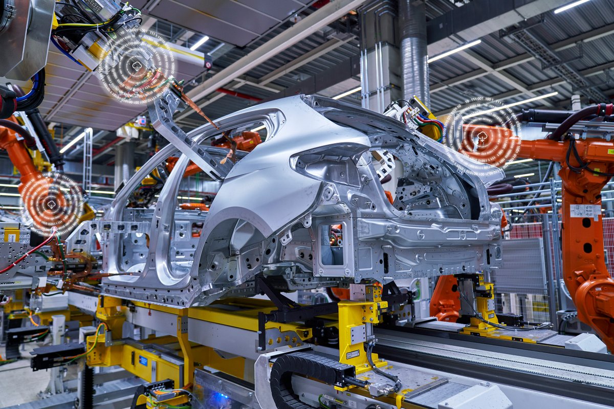 BMWGroupFrance's tweet photo. #BMWGroup pose la 1re pierre de sa nouvelle usine en Europe, à Debrecen en Hongrie.🇪🇺

#BMWiFactory, l'usine du futur prête à réinventer la production automobile.

Efficiente. Durable. Digitale.

Mais surtout ne produisant aucune émission de #CO2. https://t.co/xpayABWPIR