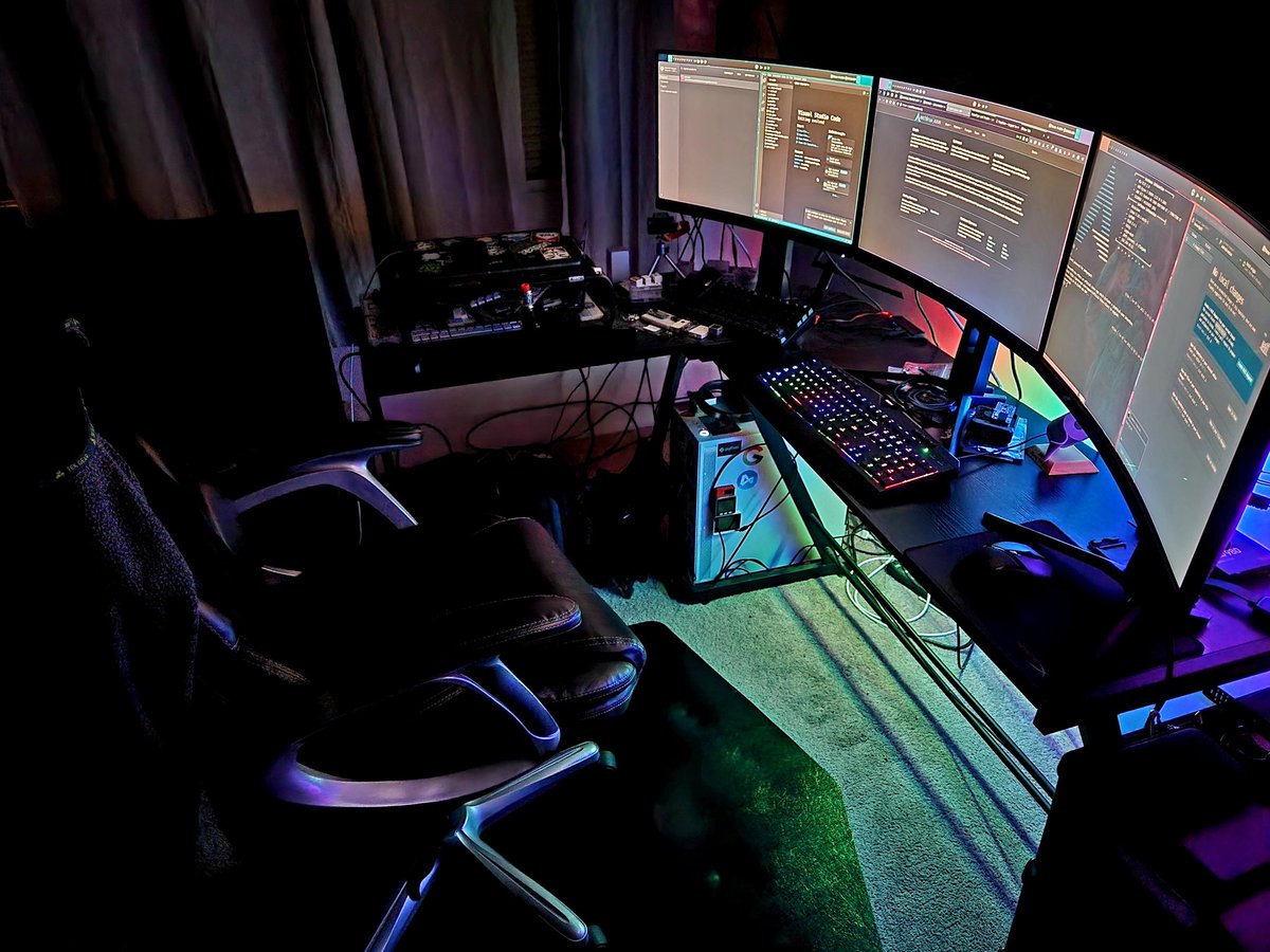 EddieSneed66's tweet image. Just another late night #devnight @ the office with my (still) favorite @arcolinux setup! Still preferring to use #LeftWM right now for quick work flow 🤓😎🤘 #AndroidDev #archlinux