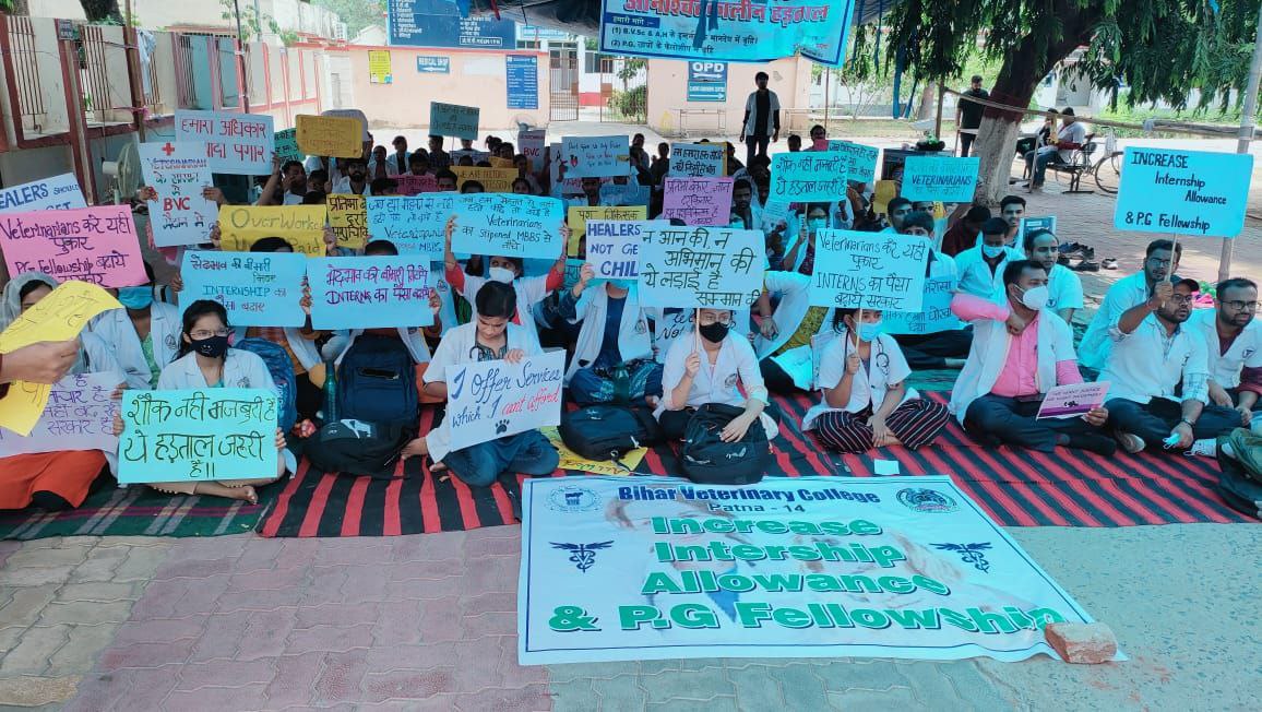 Today Bihar veterinary College Vet's are going on undefinite strike.
Increase the stipend of Vet's in the whole country, otherwise the vets will be strike in whole country not only in Bihar.
#IncreaseInternshipAllowance
<a href="/NitishKumar/">Nitish Kumar</a> <a href="/yadavtejashwi/">Tejashwi Yadav</a> <a href="/presidentVCI/">Dr. Umesh C Sharma</a>
