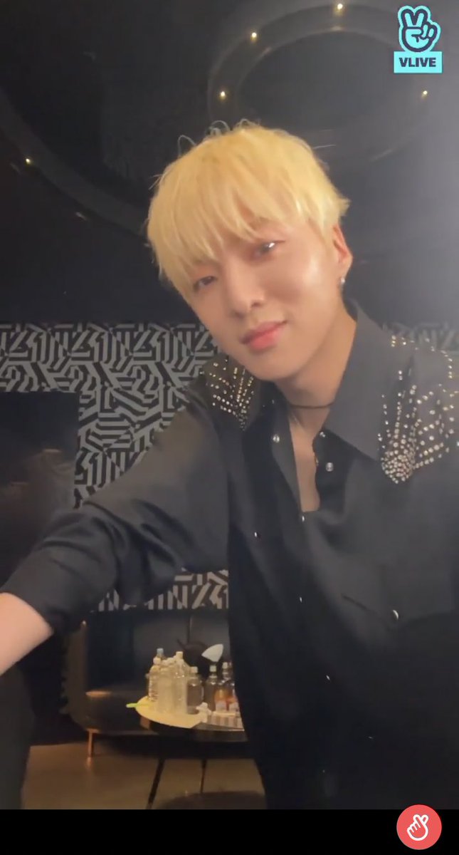 winnaur's tweet photo. Seungyoon in this vlive&amp;:$,&amp;:?? Hello jail jail jail jail jail jail 
POLICE!!!!!!!! https://t.co/4R0OWpuW4v